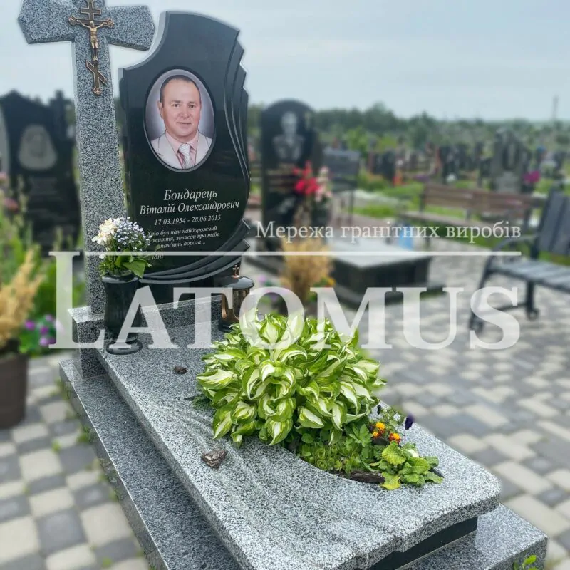 Одинарний памятник на могилу з граніту купити