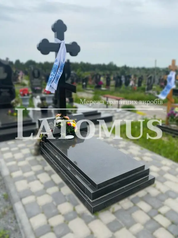 Одинарний памятник на могилу з граніту купити