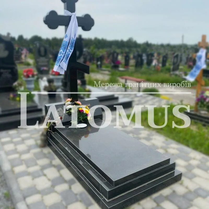 Одинарний памятник на могилу з граніту купити