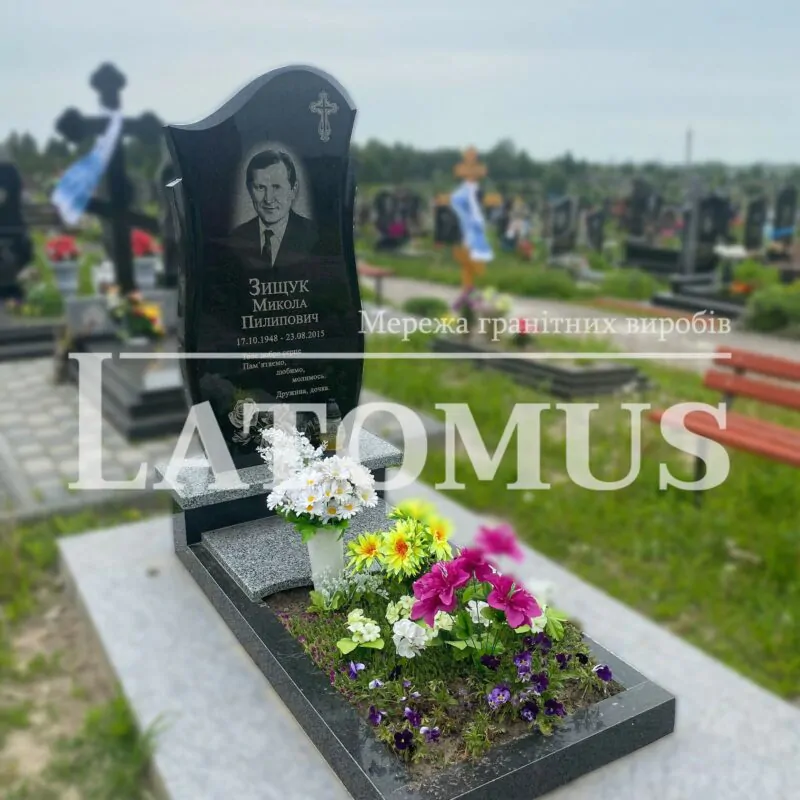 Одинарний памятник на могилу з граніту купити