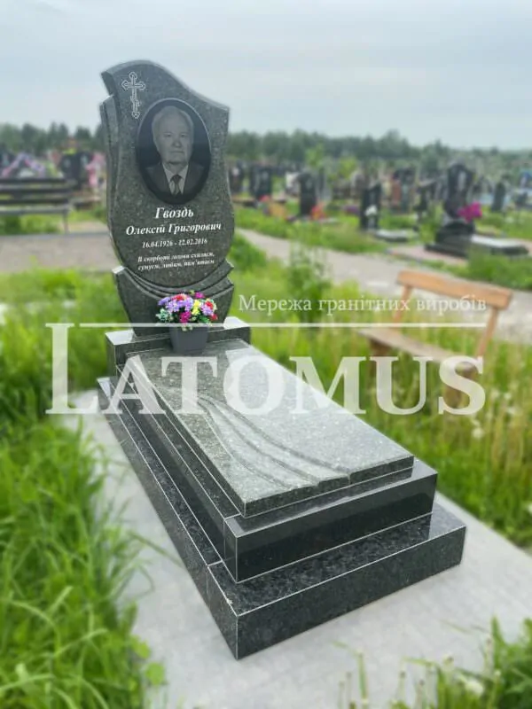 Одинарний памятник на могилу з граніту купити