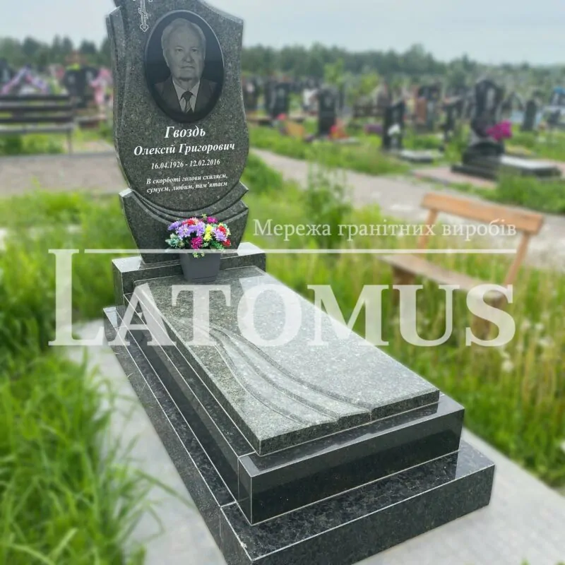 Одинарний памятник на могилу з граніту купити