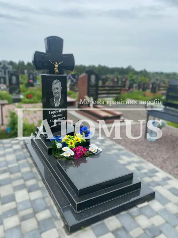 Одинарний памятник на могилу з граніту купити