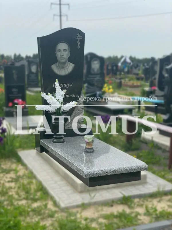Одинарний памятник на могилу з граніту купити
