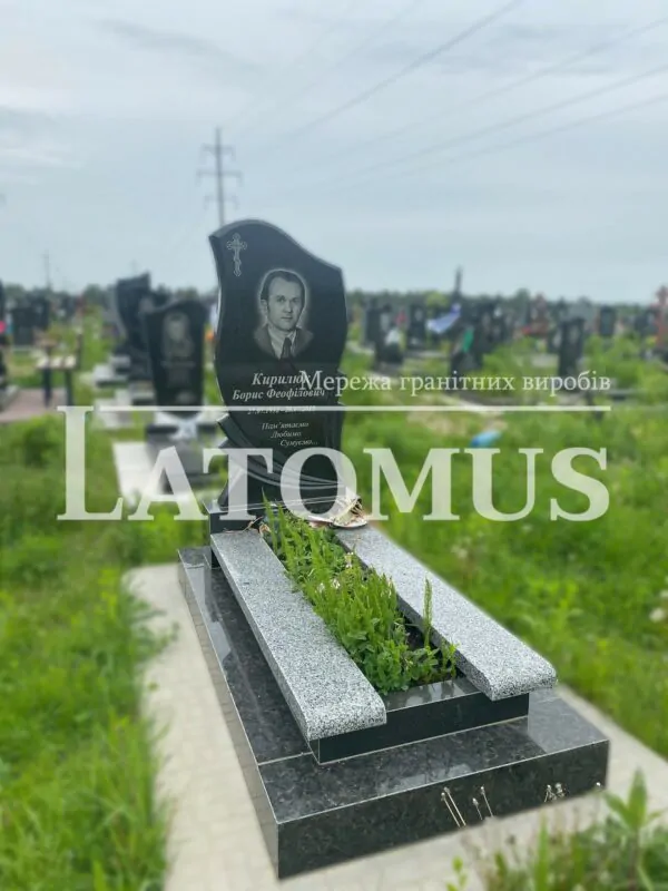 Одинарний памятник на могилу з граніту купити