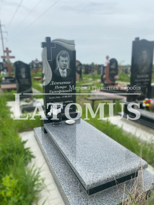 Одинарний памятник на могилу з граніту купити