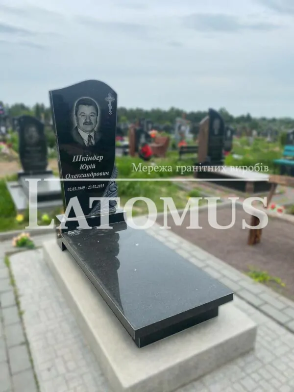 Одинарний памятник на могилу з граніту купити