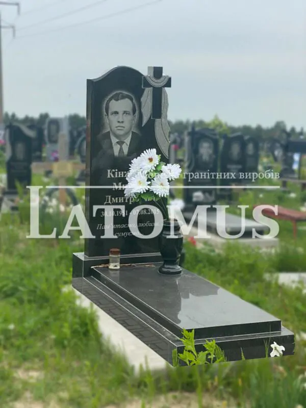 Одинарний памятник на могилу з граніту купити