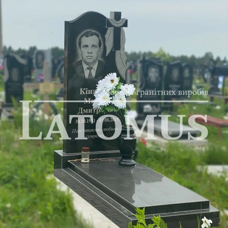 Одинарний памятник на могилу з граніту купити