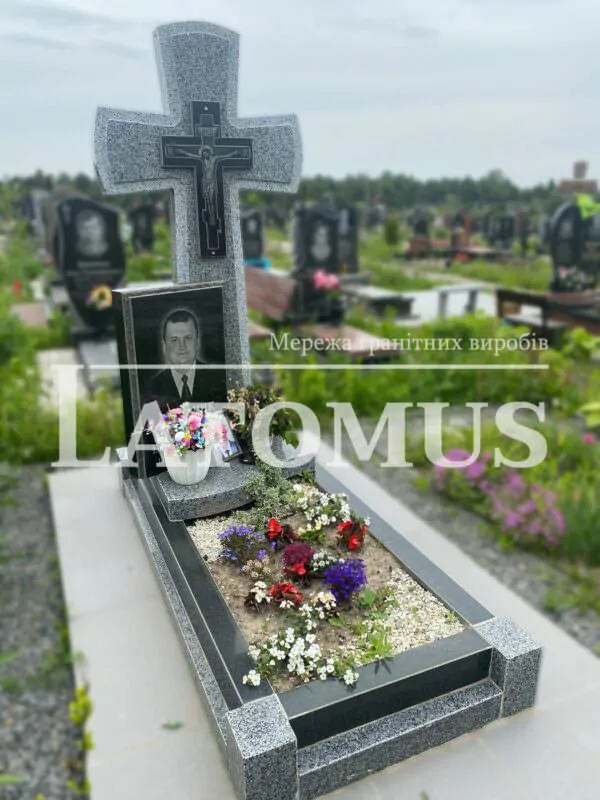 Одинарний памятник на могилу з граніту купити