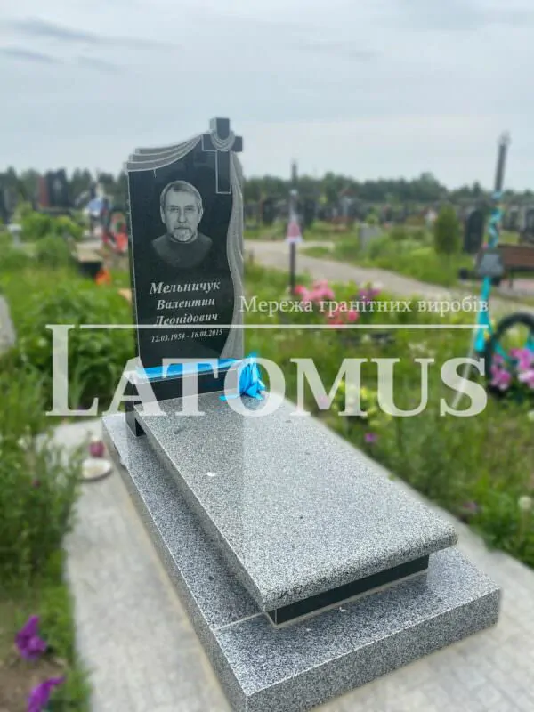Одинарний памятник на могилу з граніту купити