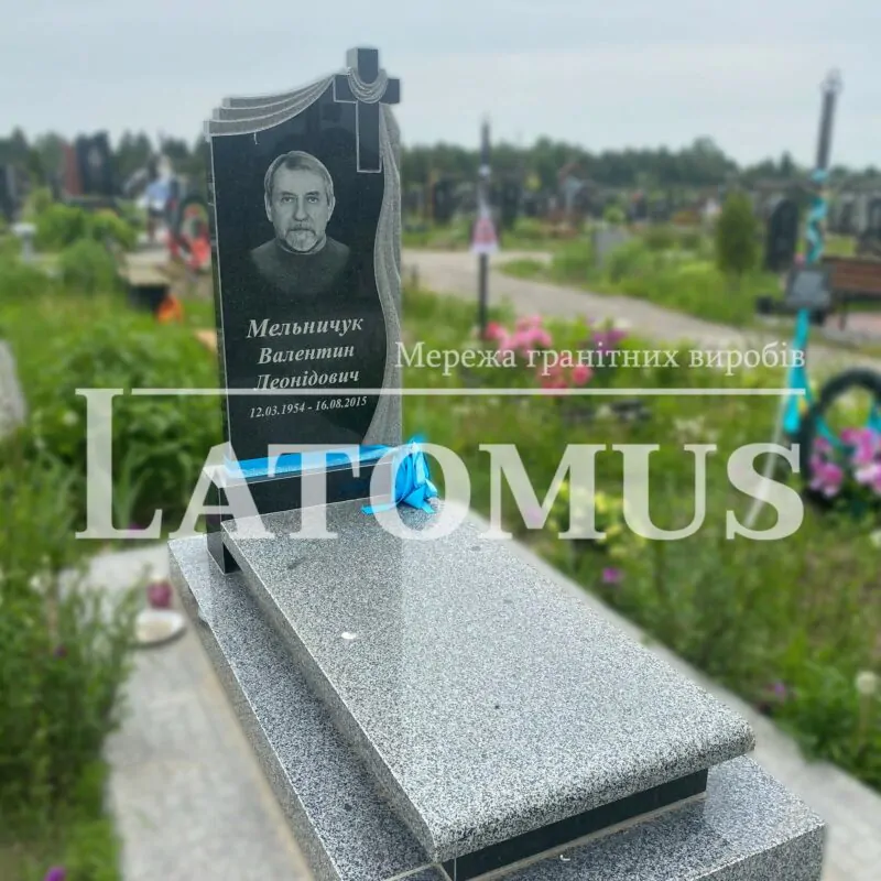 Одинарний памятник на могилу з граніту купити