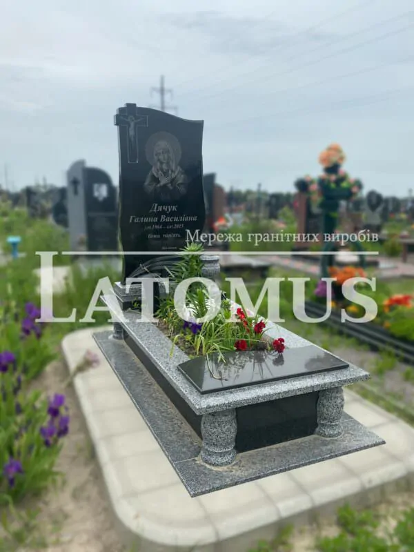 Одинарний памятник на могилу з граніту купити