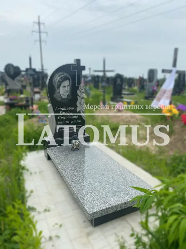 Одинарний памятник на могилу з граніту купити