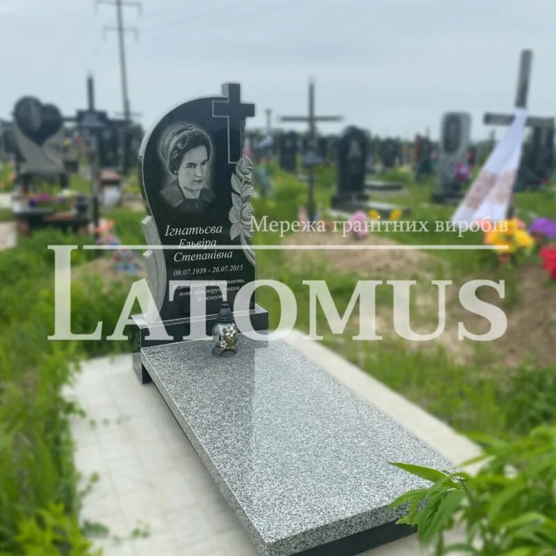 Одинарний памятник на могилу з граніту купити