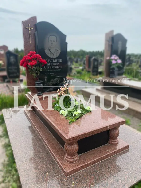 Одинарний памятник на могилу з граніту купити