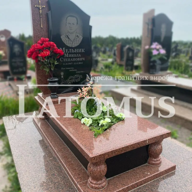 Одинарний памятник на могилу з граніту купити