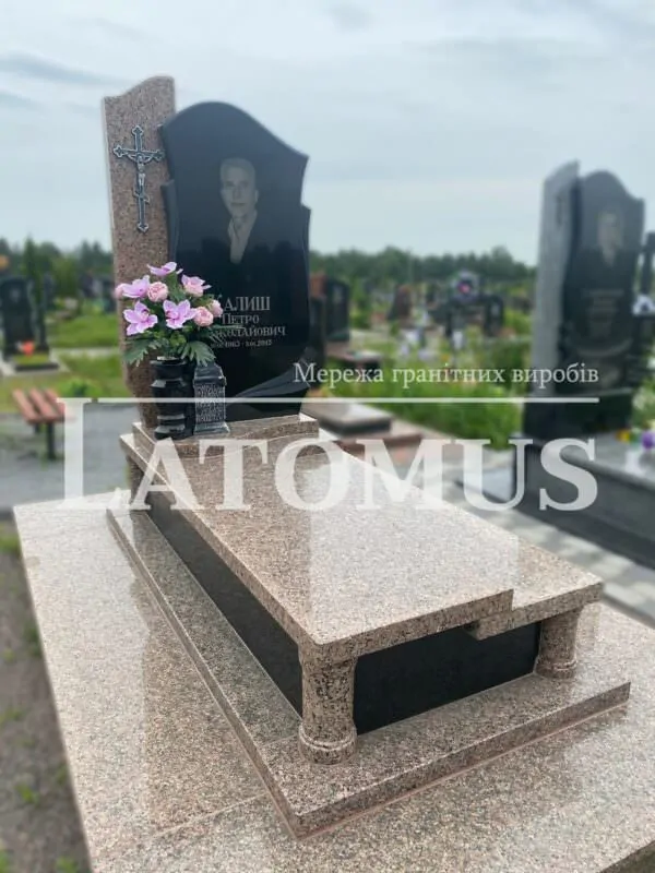 Одинарний памятник на могилу з граніту купити