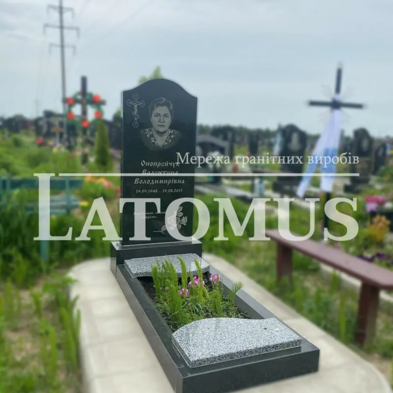 Одинарний памятник на могилу з граніту купити