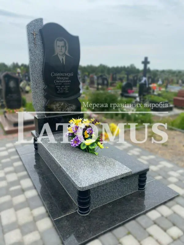 Одинарний памятник на могилу з граніту купити
