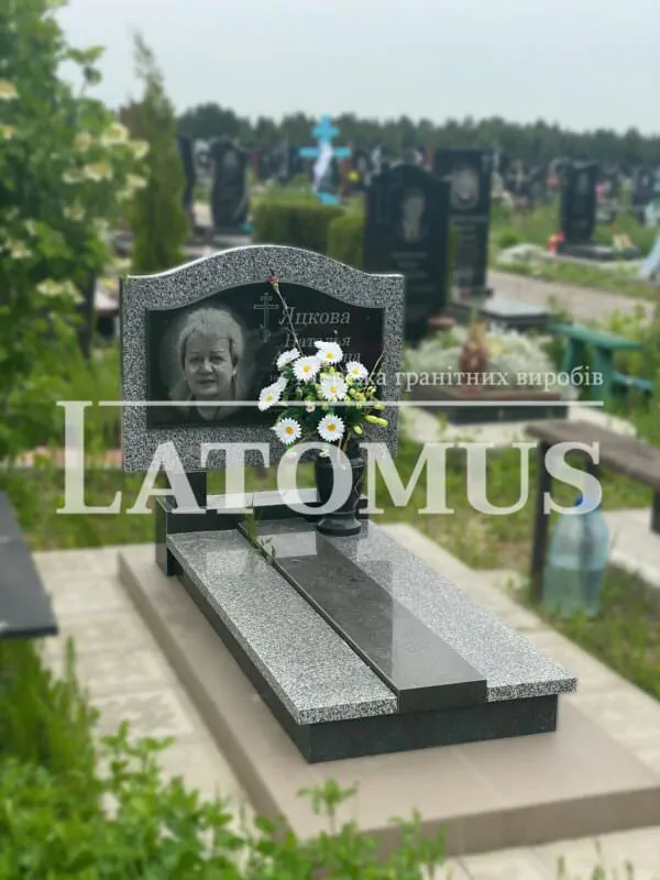 Одинарний памятник на могилу з граніту купити