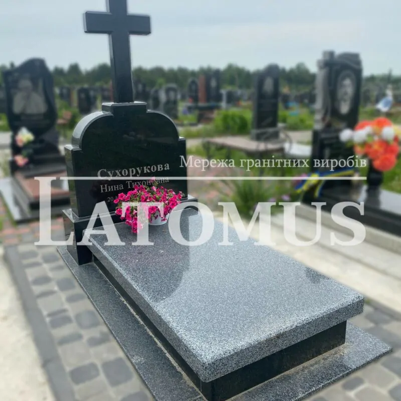 Одинарний памятник на могилу з граніту купити