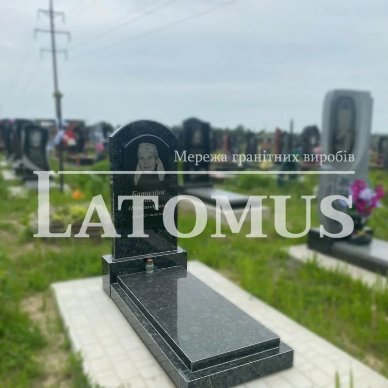 Одинарний памятник на могилу з граніту купити