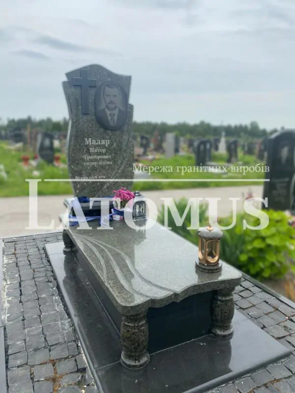 Ексклюзивний одинарний памятник з граніту