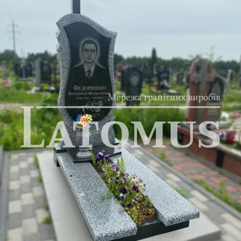 Ексклюзивний одинарний памятник з граніту