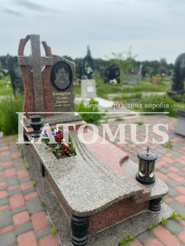 Ексклюзивний одинарний памятник з граніту