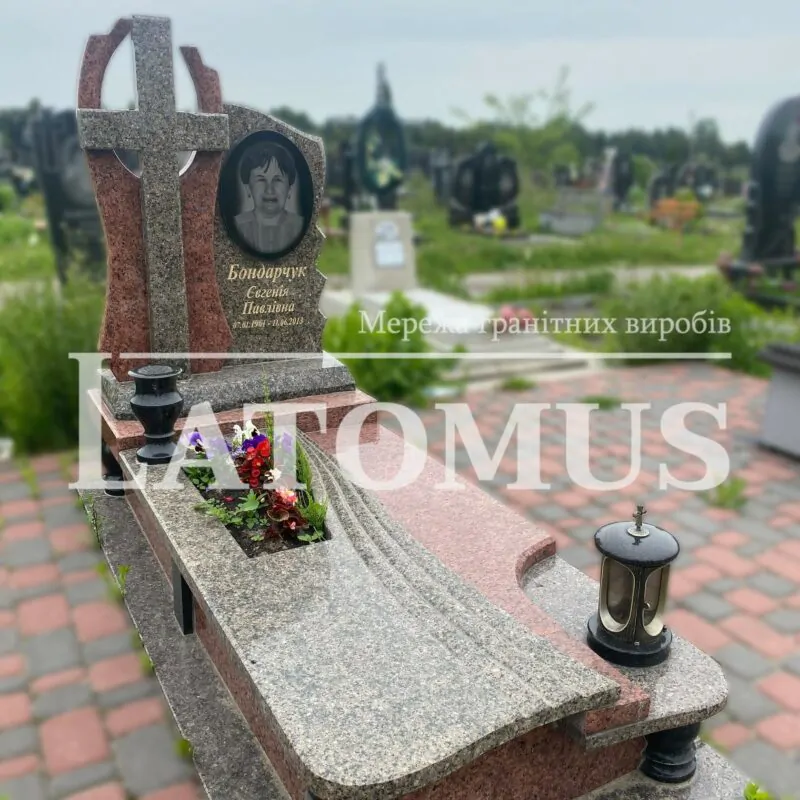 Ексклюзивний одинарний памятник з граніту