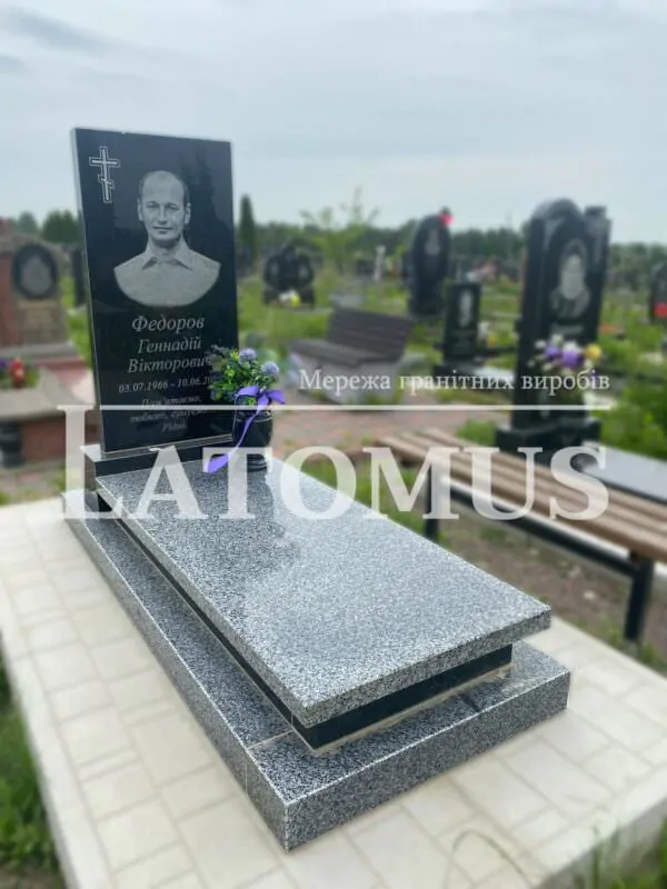 Ексклюзивний одинарний памятник з граніту