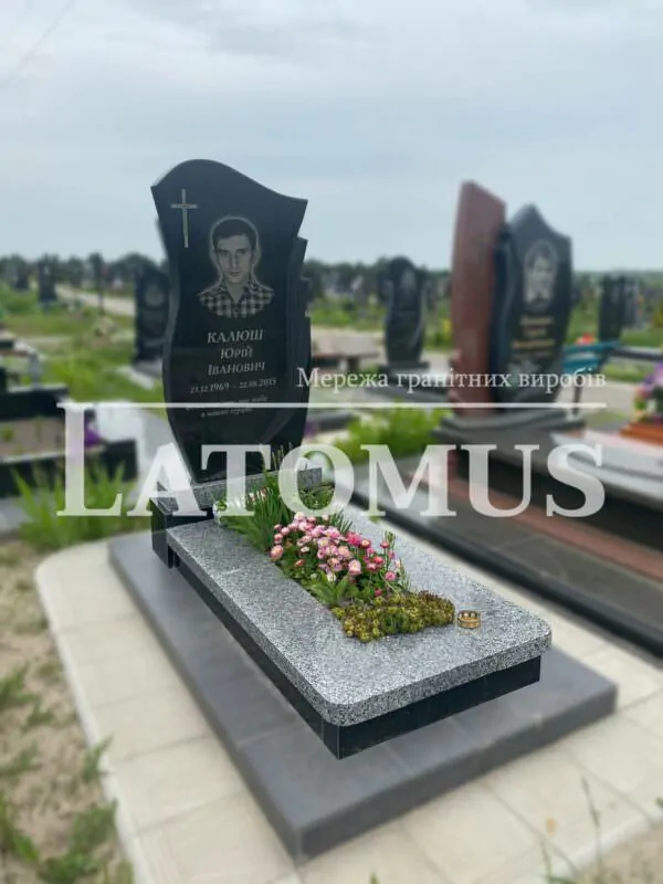 Ексклюзивний одинарний памятник з граніту
