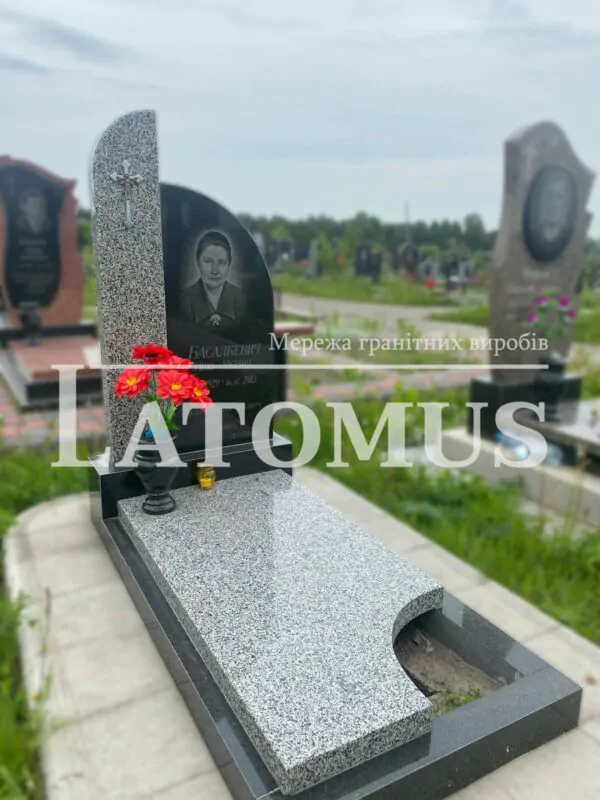 Ексклюзивний одинарний памятник з граніту