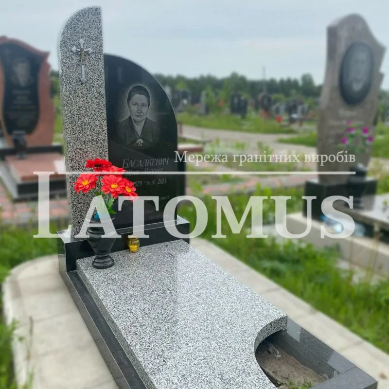 Ексклюзивний одинарний памятник з граніту