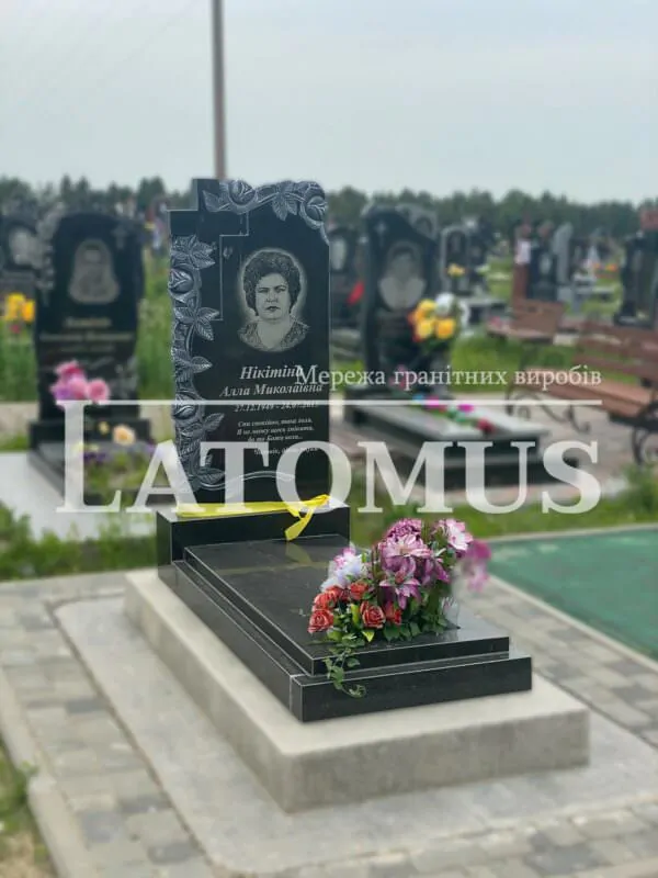 Ексклюзивний одинарний памятник з граніту