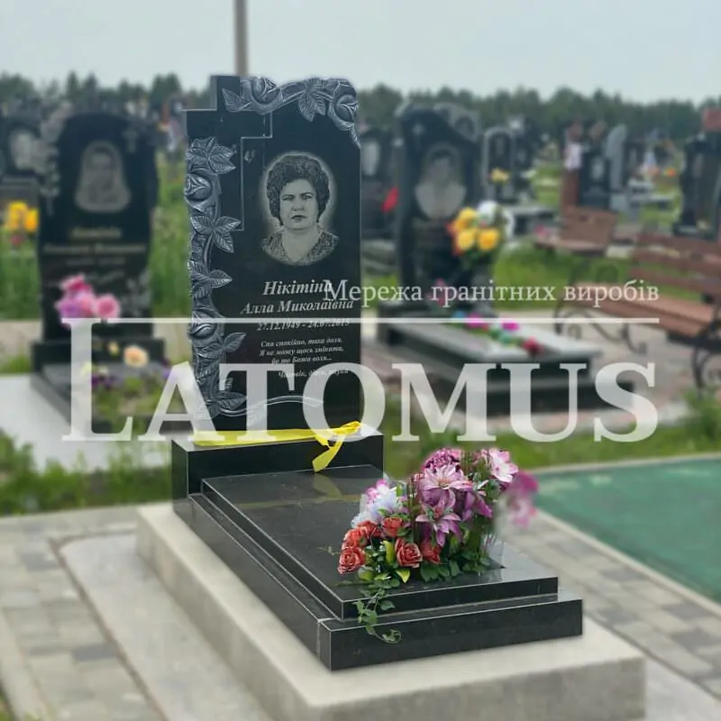 Ексклюзивний одинарний памятник з граніту