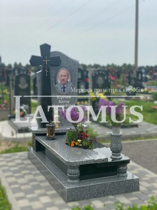Ексклюзивний одинарний памятник з граніту