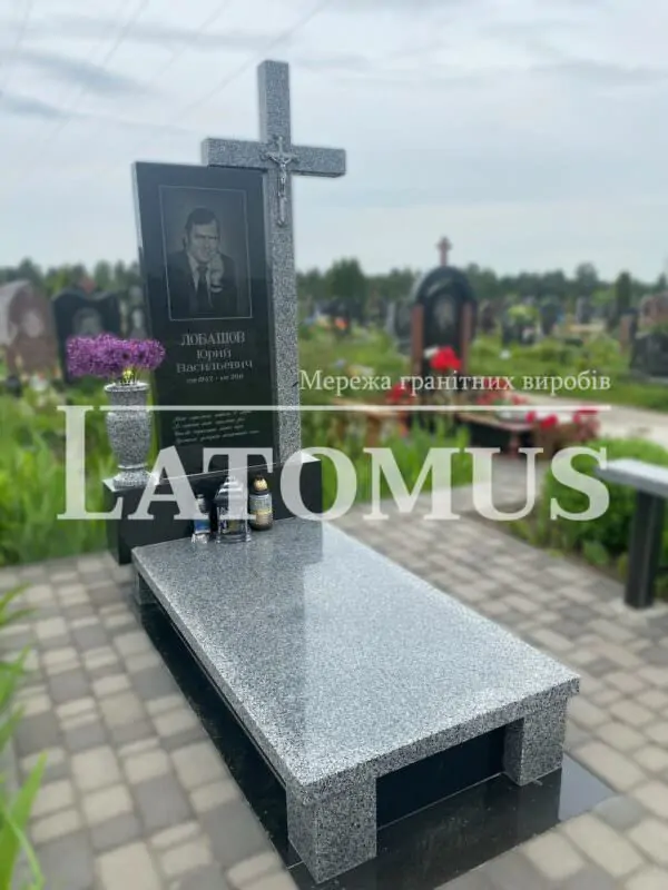 Ексклюзивний одинарний памятник з граніту