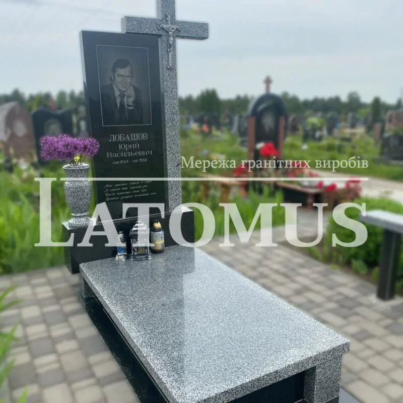 Ексклюзивний одинарний памятник з граніту