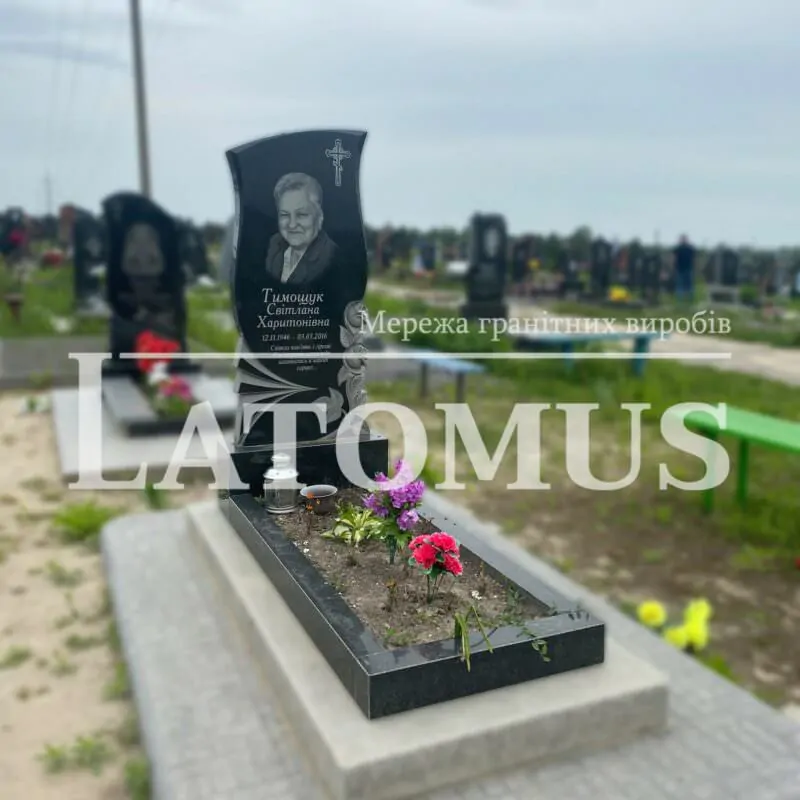 Ексклюзивний одинарний памятник з граніту