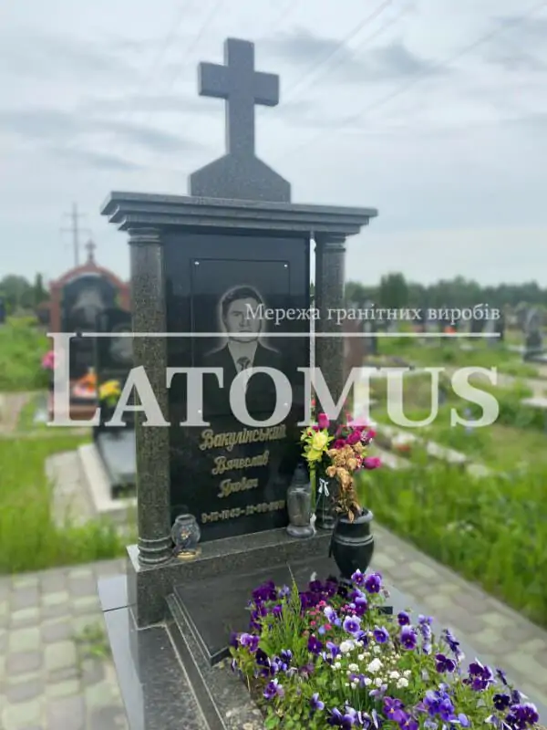 Ексклюзивний одинарний памятник з граніту