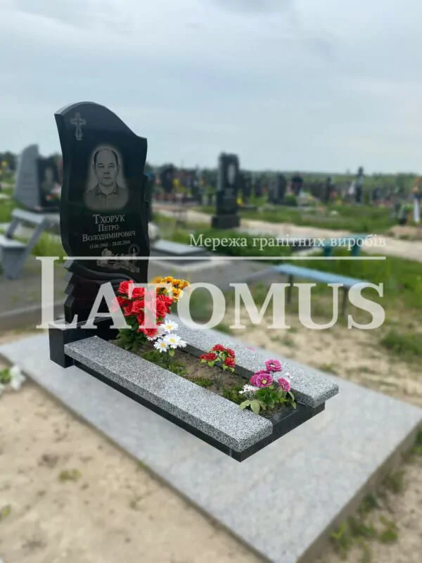 Ексклюзивний одинарний памятник з граніту