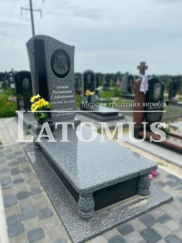 Ексклюзивний одинарний памятник з граніту