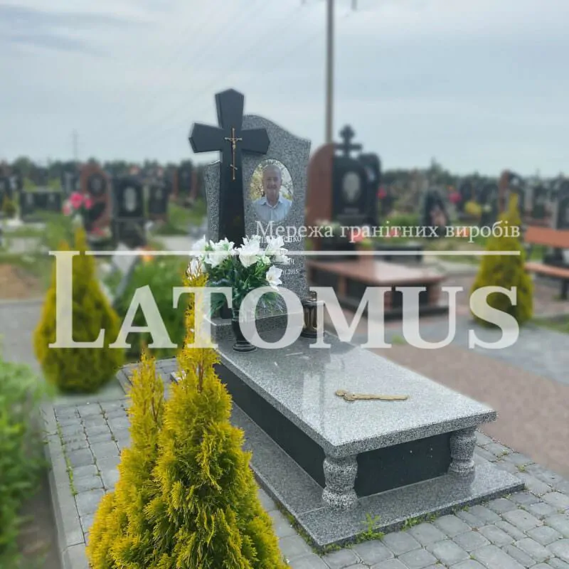 Ексклюзивний одинарний памятник з граніту