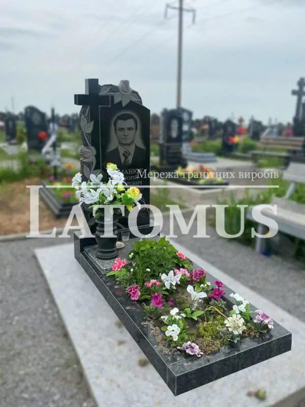Ексклюзивний одинарний памятник з граніту