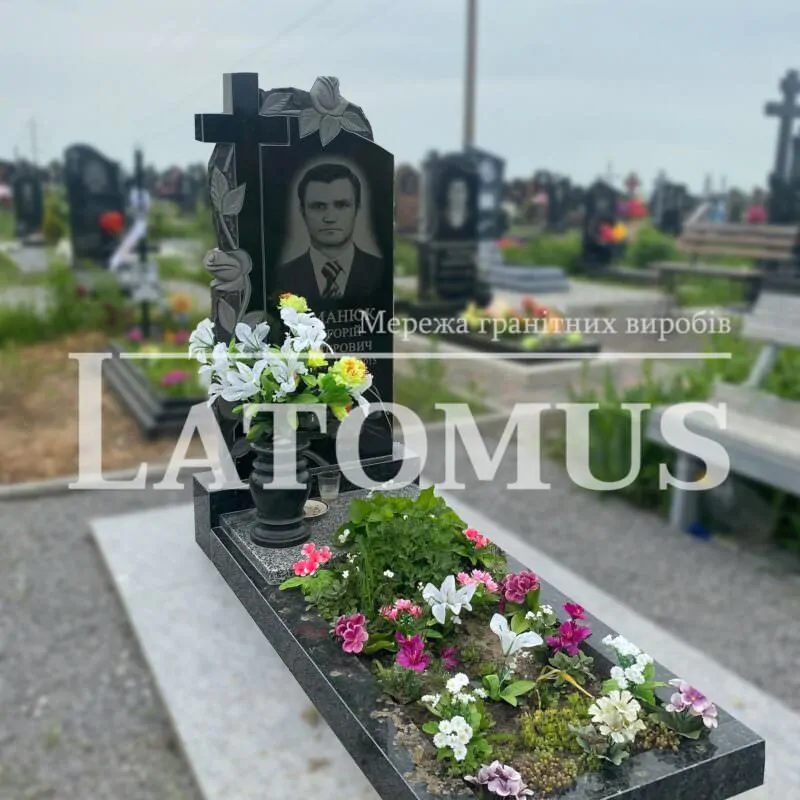Ексклюзивний одинарний памятник з граніту