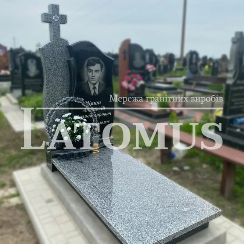 Ексклюзивний одинарний памятник з граніту