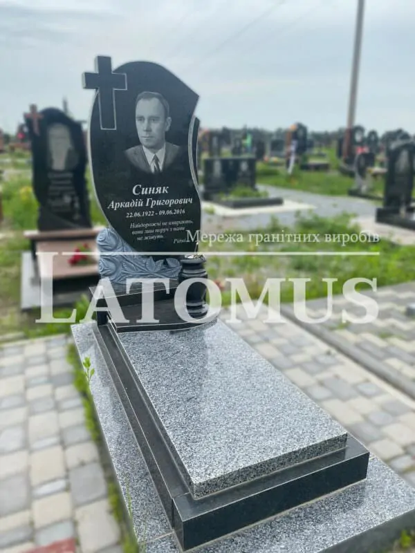 Ексклюзивний одинарний памятник з граніту