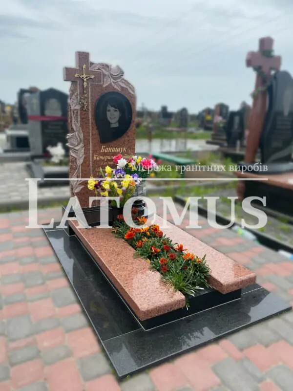 Ексклюзивний одинарний памятник з граніту